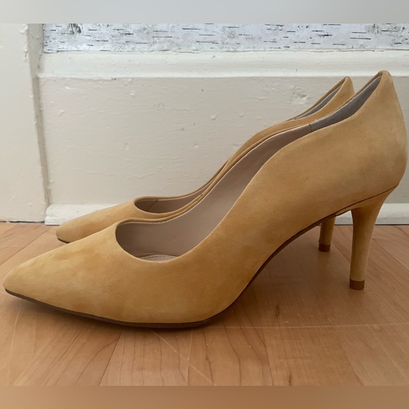 Vince Camuto Shoes - NWOB Vince Camuto yellow suede heels, sz 7